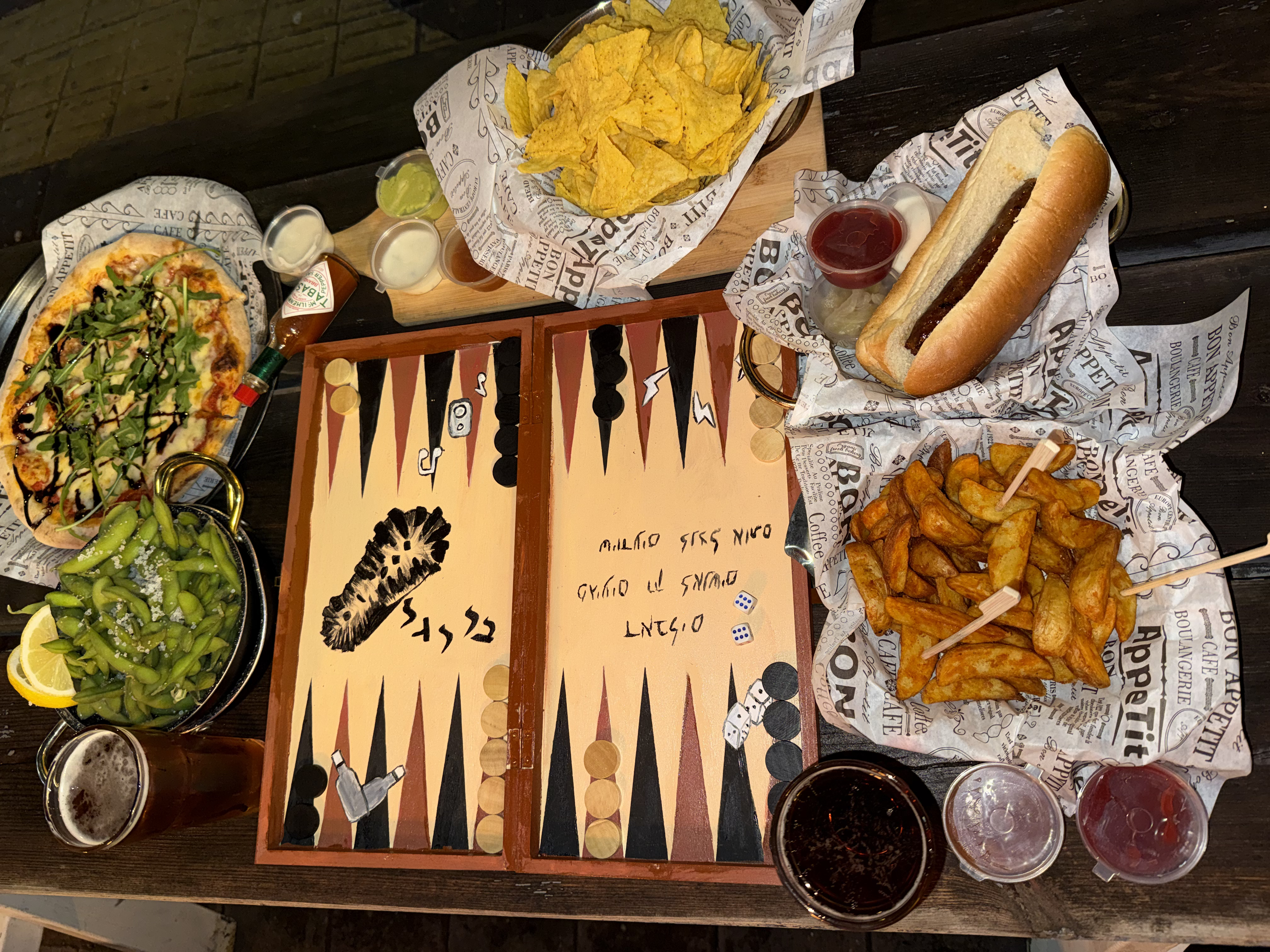 אוכל ב-Bar Regel